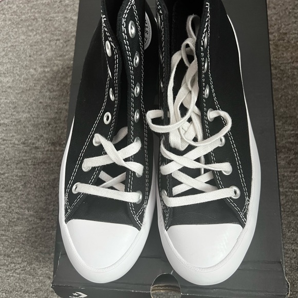 Like new Converse Lug - Picture 3 of 4